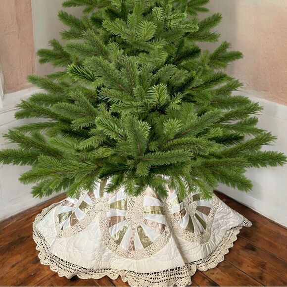 Vintage Quilted Lame Patch Crochet Trim Round Spilt Tie Tree Skirt Handmade - Picture 2 of 16